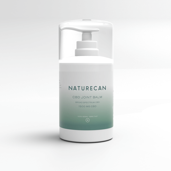 Balsam na stawy CBD Naturecan 1500mg w opakowaniu z pompką na białym tle.